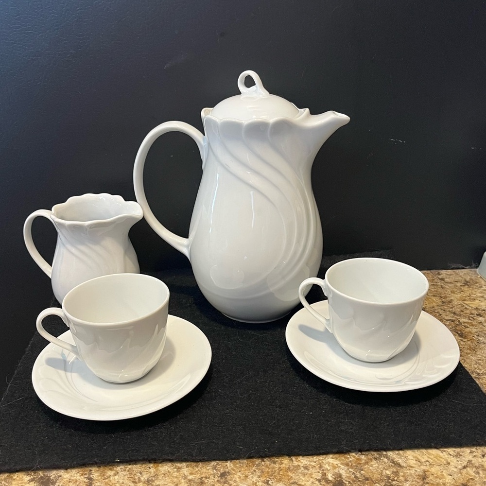 Vintage Wawel Poland Floral Tea Set with Pink and Blue Accents - Picture 10 of 15